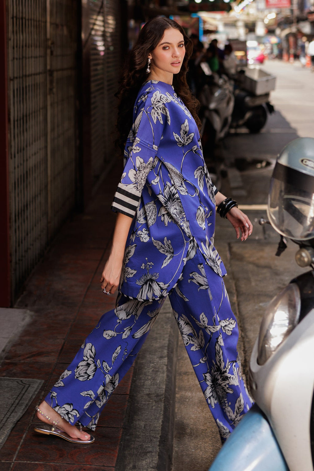 2-PC Printed Lawn Suit CPM-5-043