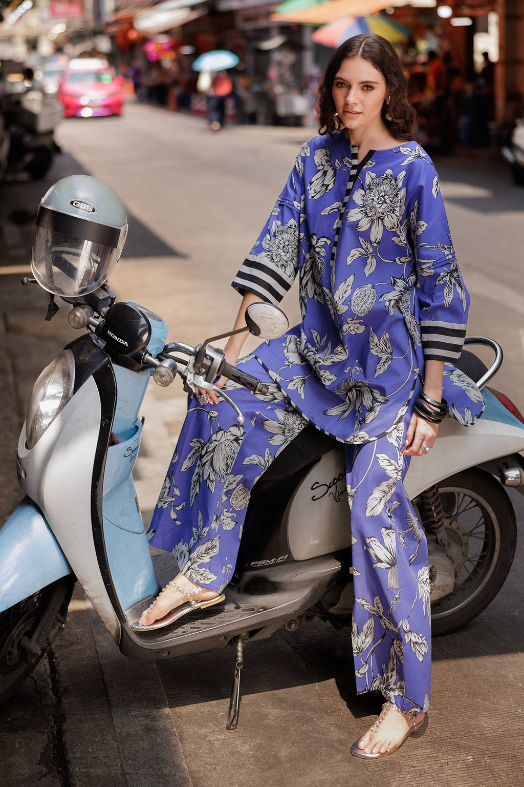 2-PC Printed Lawn Suit CPM-5-043