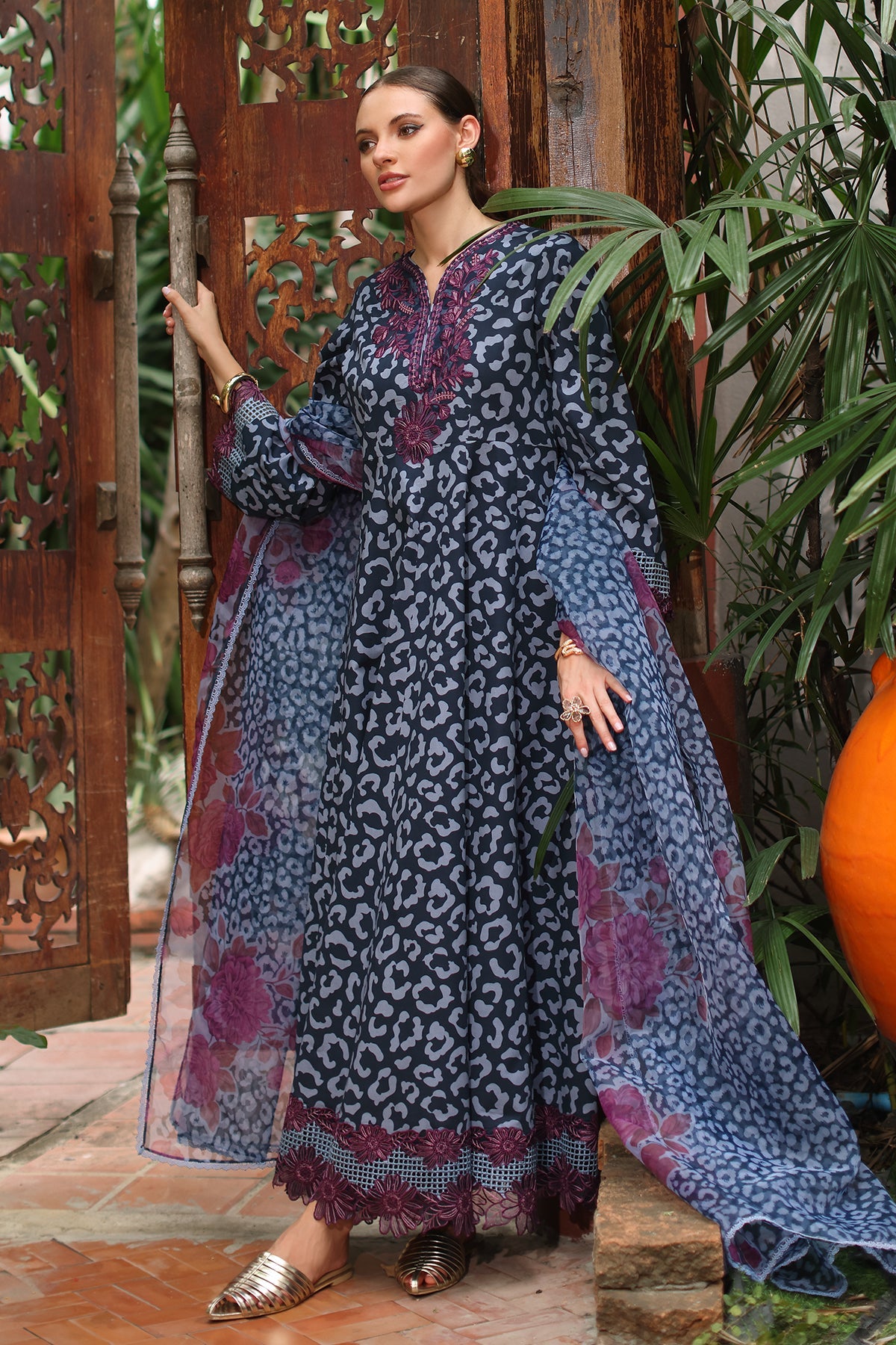 2-PC Embroidered Cotton Suit CNP-5-105Z