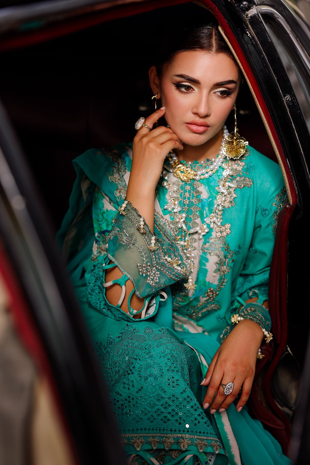 3-PC Unstitched Embroidered Lawn Collection CT5-15